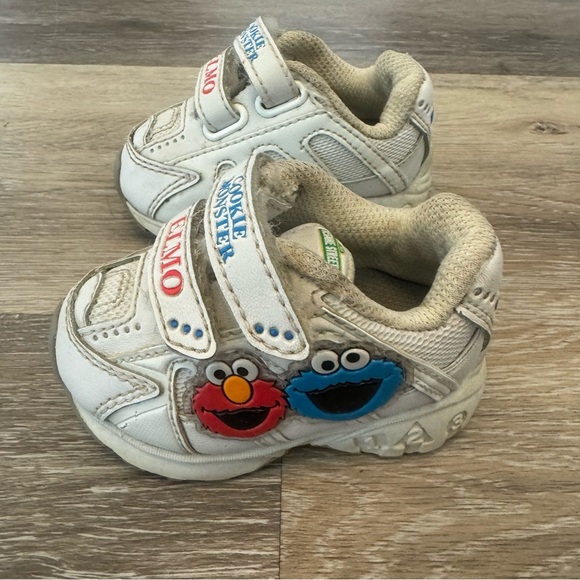 Vintage Y2K Elmo Cookie Monster Sesame Street Shoes Size 2W - Picture 2 of 12